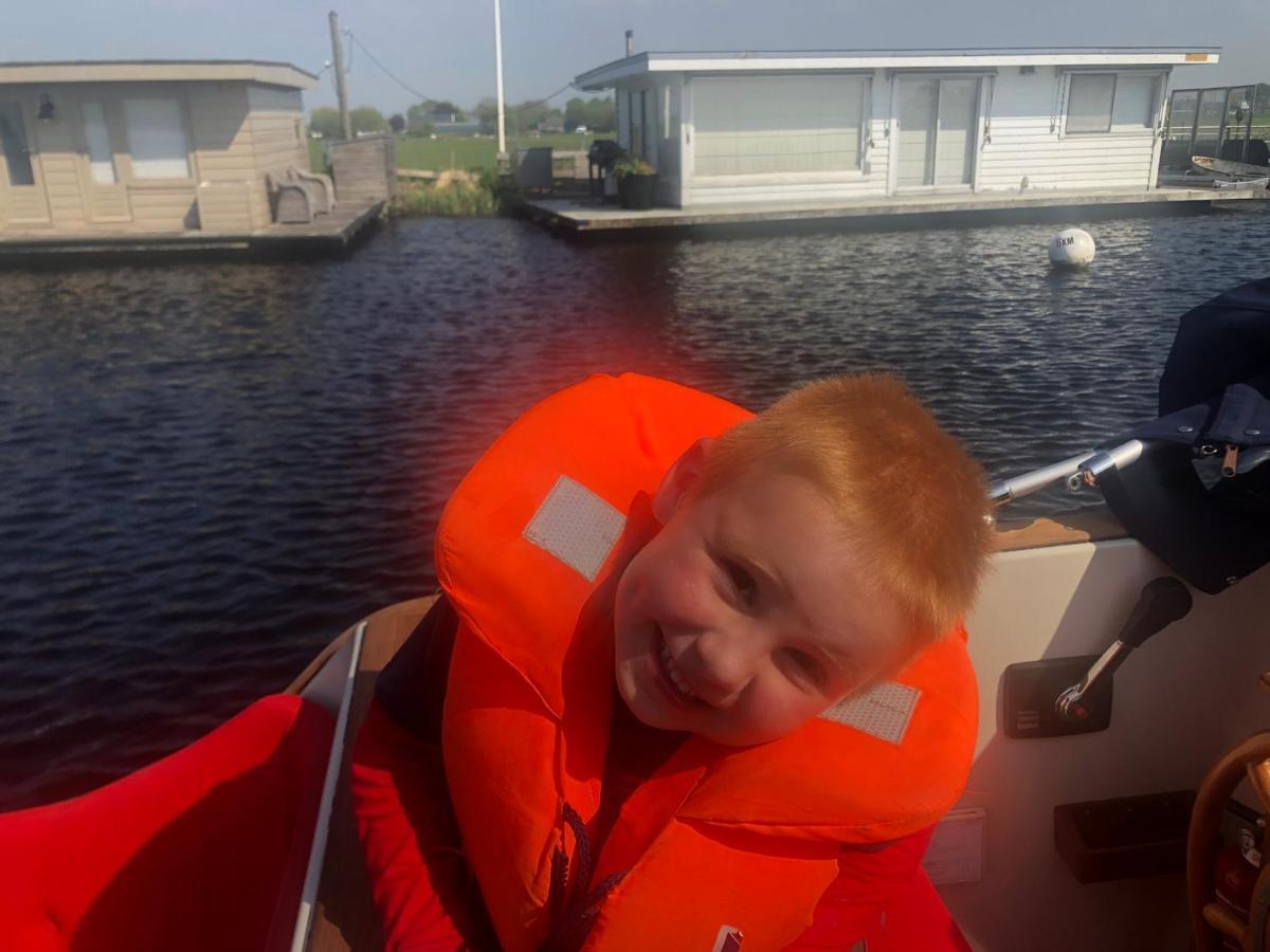Guesthouse Bednboot Met Terras Aan Het Water Rijpwetering Екстериор снимка